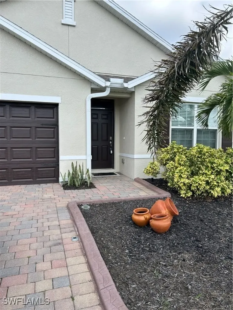 406 SW 25th Place Cape Coral FL 33991