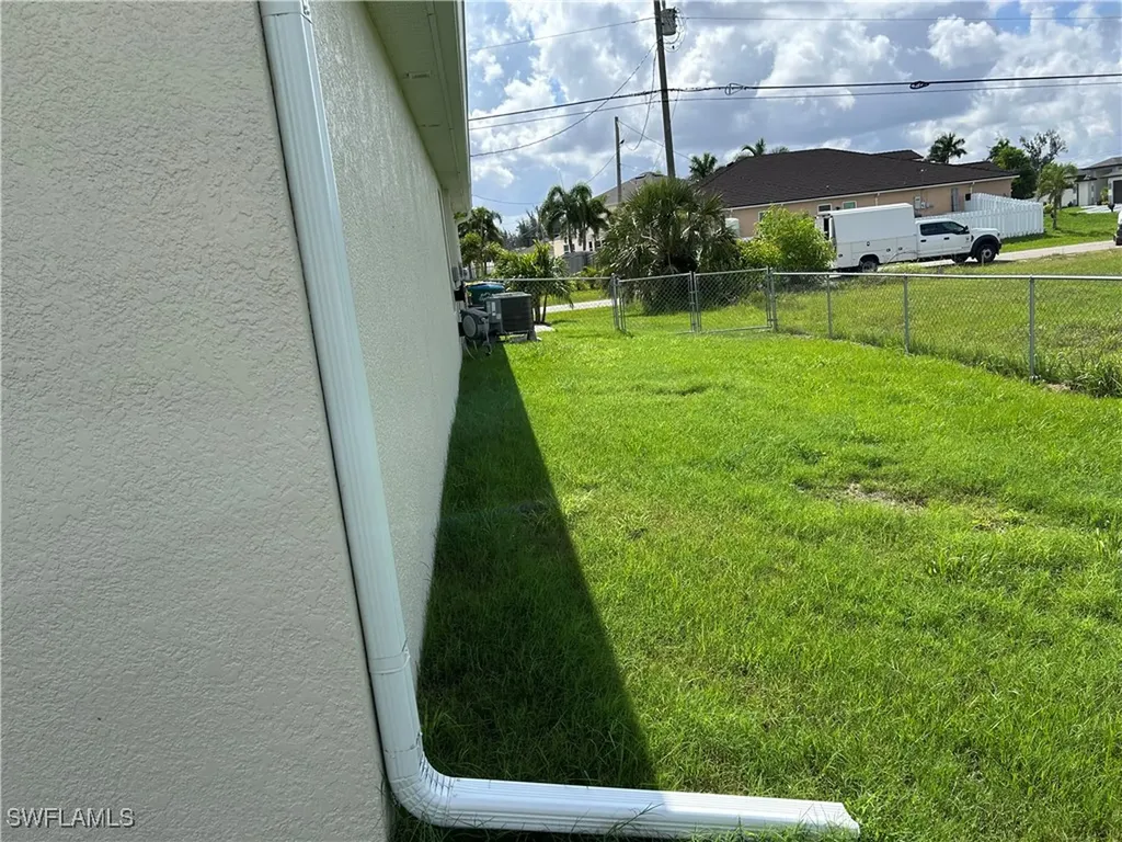 406 SW 25th Place Cape Coral FL 33991
