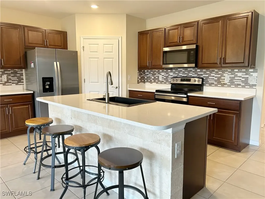 406 SW 25th Place Cape Coral FL 33991