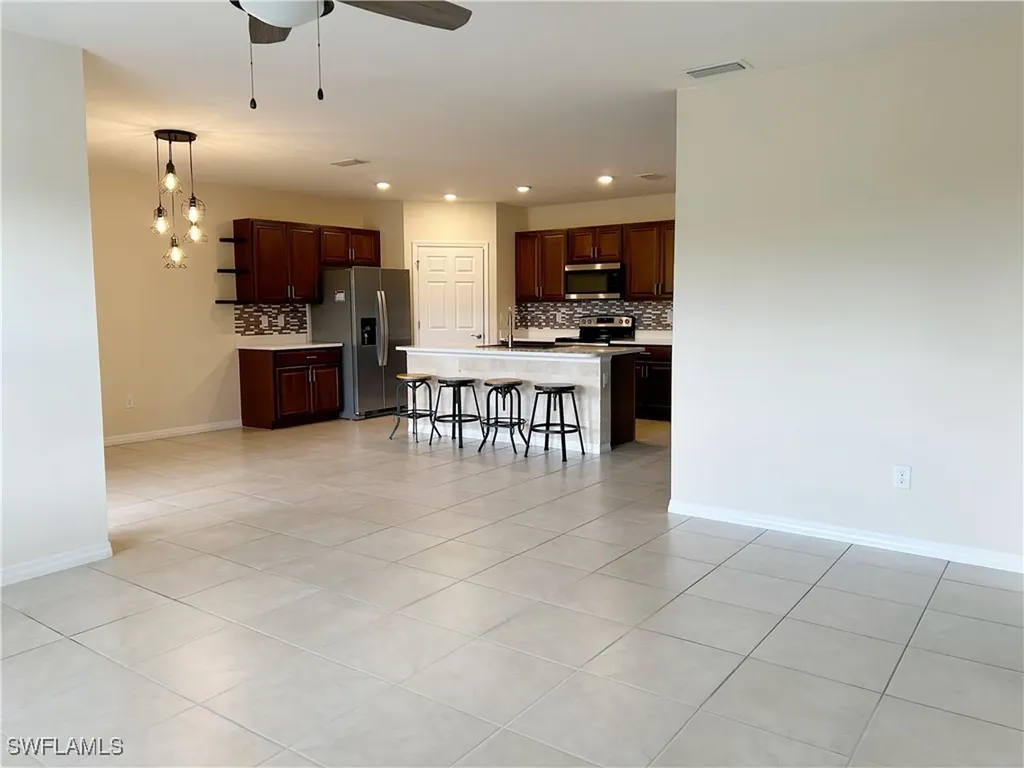 406 SW 25th Place Cape Coral FL 33991
