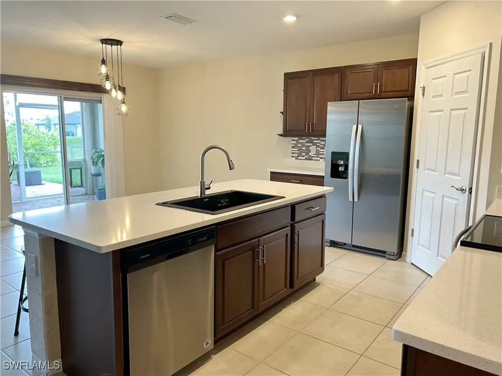 406 SW 25th Place Cape Coral FL 33991