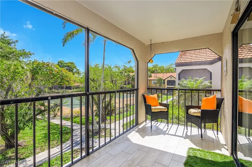 2214 Arbour Walk Circle Naples FL 34109