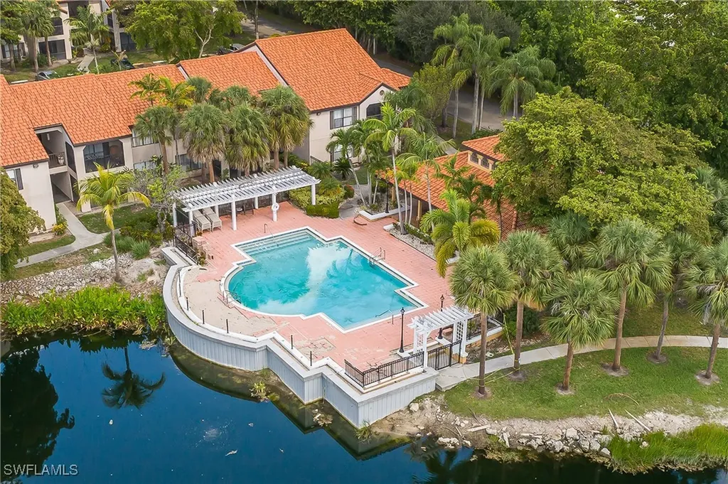2214 Arbour Walk Circle Naples FL 34109