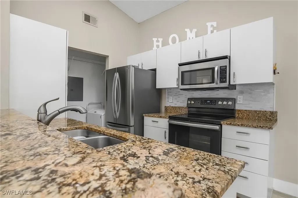 2214 Arbour Walk Circle Naples FL 34109