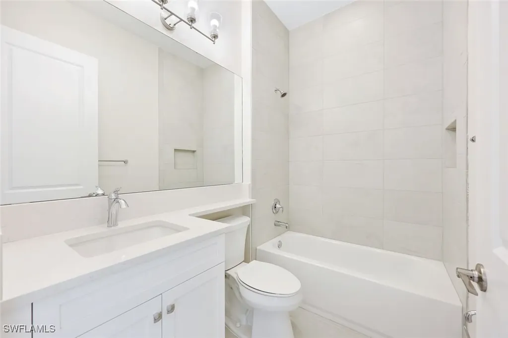 11264 Daphne Court Naples FL 34120