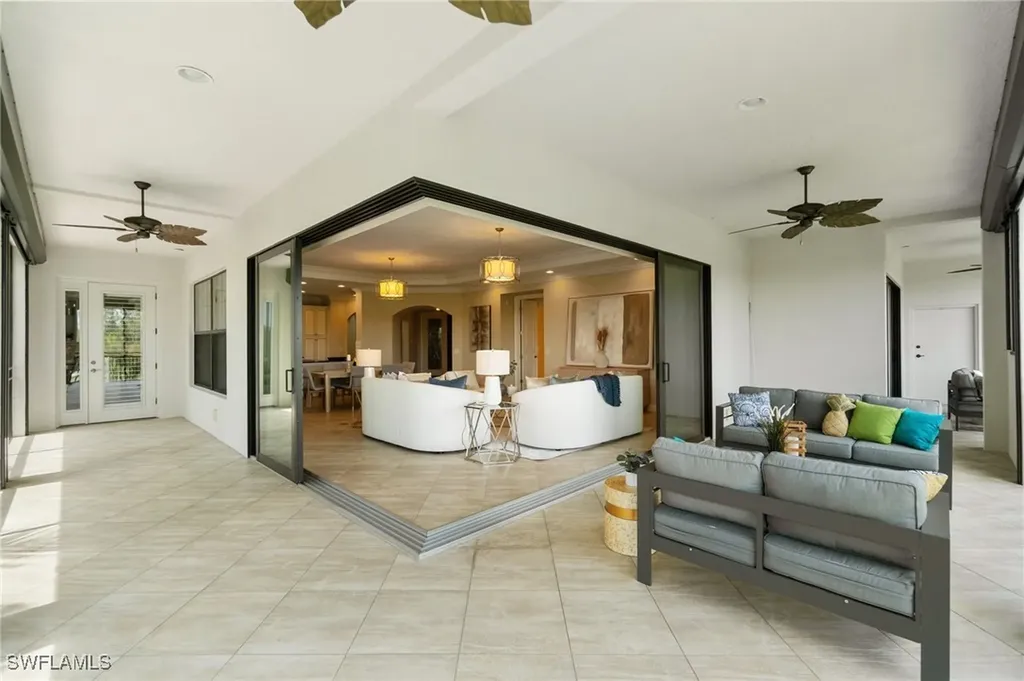 2768 Tiburon Boulevard E Naples FL 34109