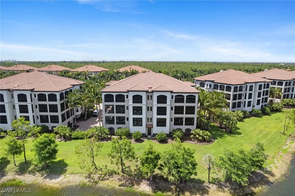 2768 Tiburon Boulevard E Naples FL 34109