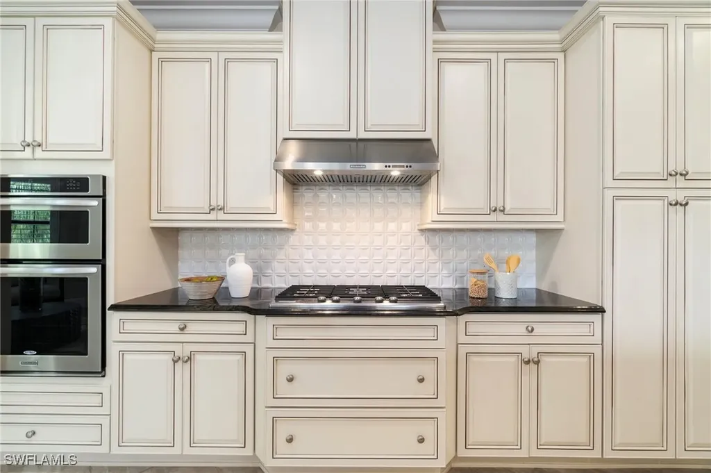 2768 Tiburon Boulevard E Naples FL 34109