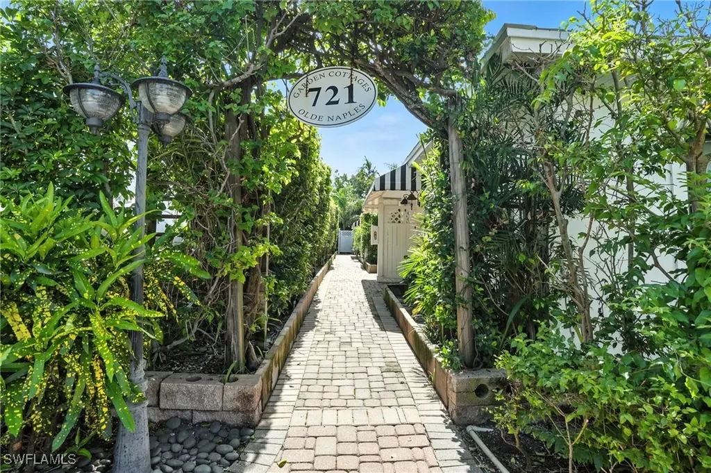 721 9th Street S Naples FL 34102