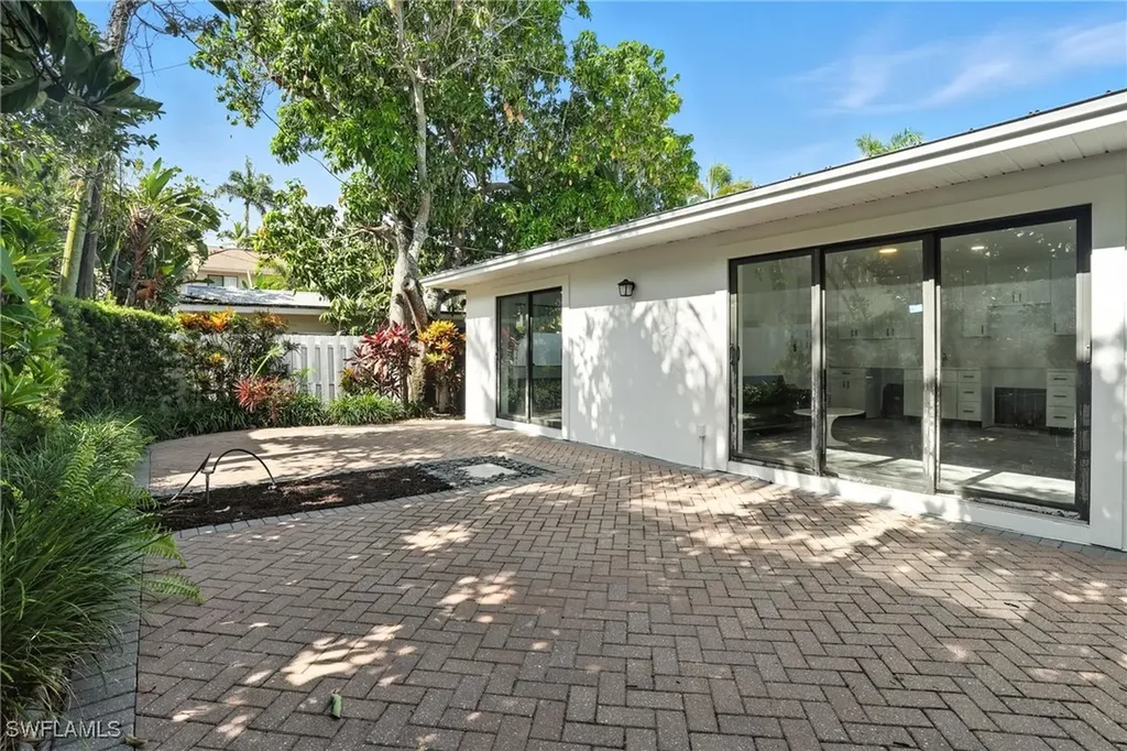 721 9th Street S Naples FL 34102