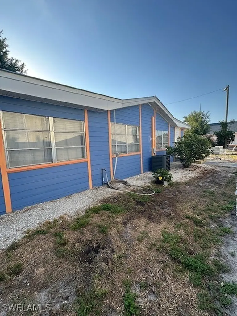 261 Redlin Street North Fort Myers FL 33903