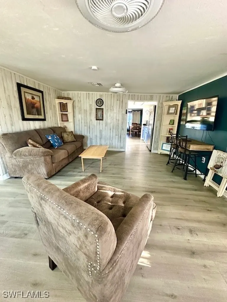 261 Redlin Street North Fort Myers FL 33903