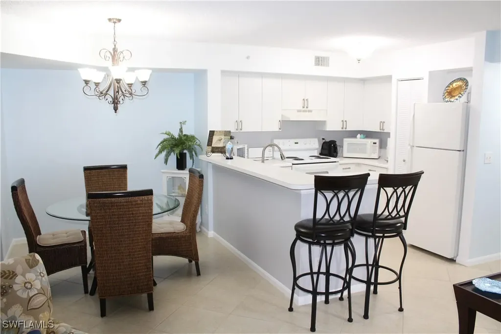1235 Wildwood Lakes Boulevard Naples FL 34104