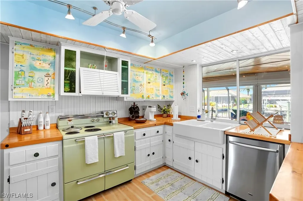 3332 SE 19th Avenue Cape Coral FL 33904