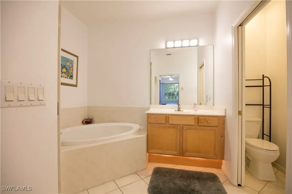 3964 Bishopwood Court E Naples FL 34114