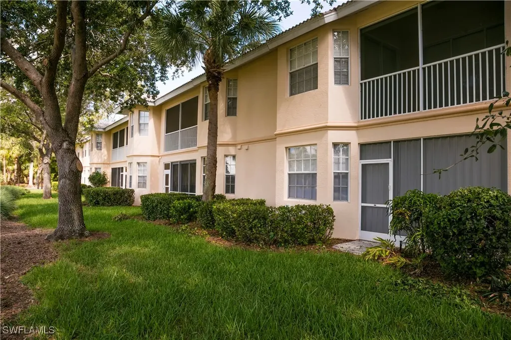 3964 Bishopwood Court E Naples FL 34114