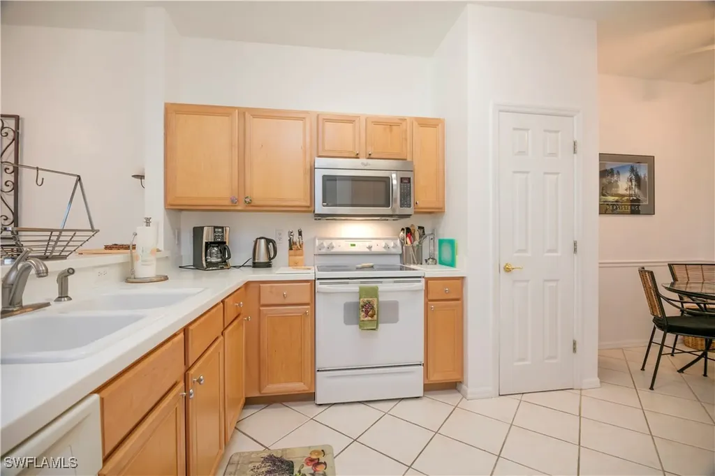 3964 Bishopwood Court E Naples FL 34114