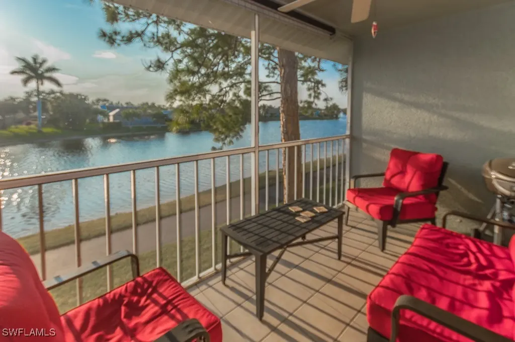 800 New Waterford Drive Naples FL 34104