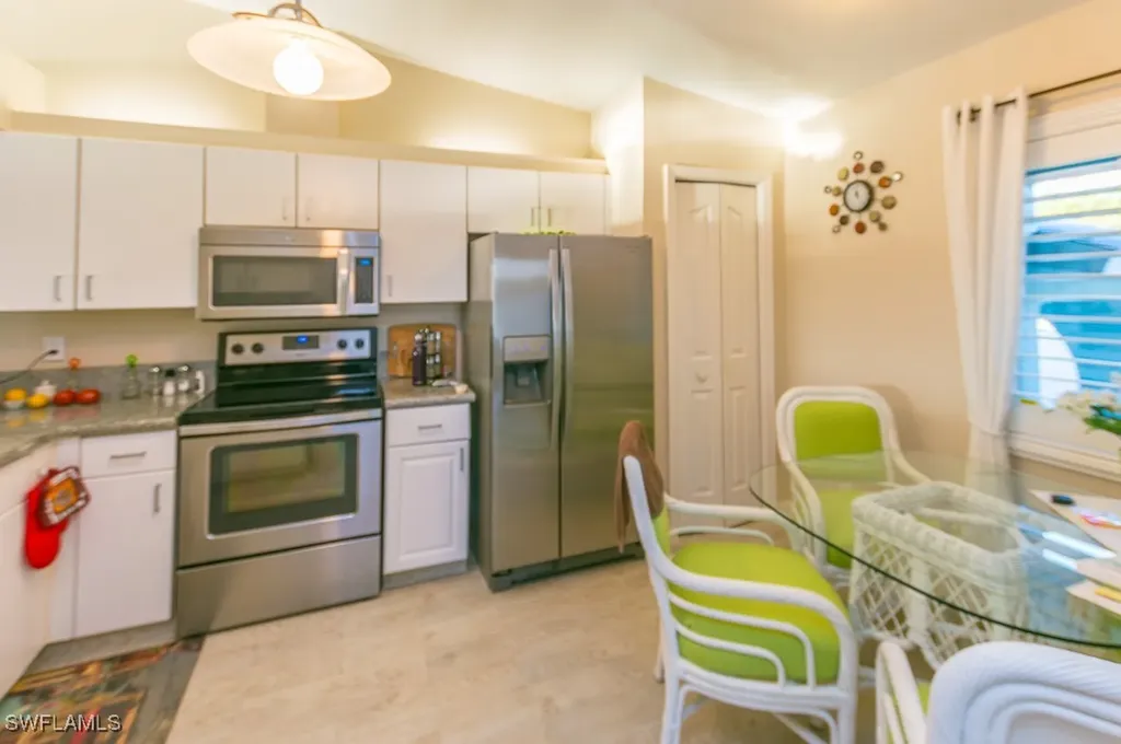 800 New Waterford Drive Naples FL 34104