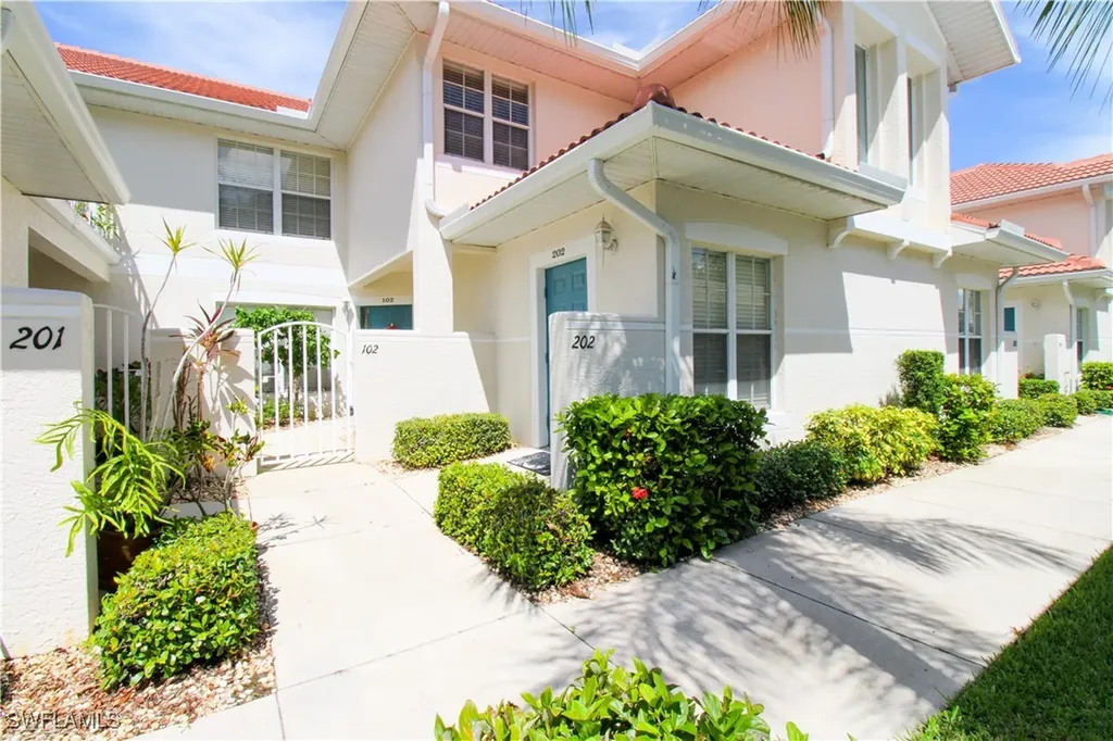 5025 Cedar Springs Drive Naples FL 34110