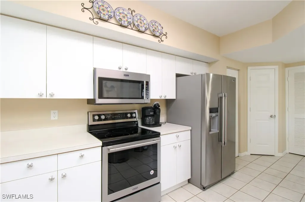 5025 Cedar Springs Drive Naples FL 34110