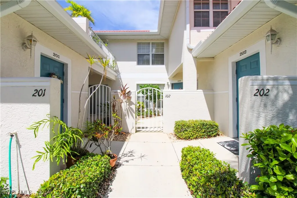 5025 Cedar Springs Drive Naples FL 34110