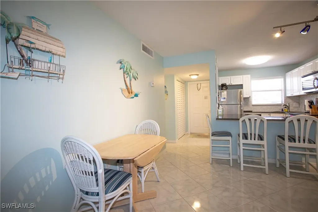 225 Turtle Lake Court Naples FL 34105