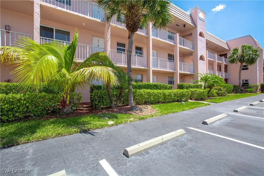 225 Turtle Lake Court Naples FL 34105
