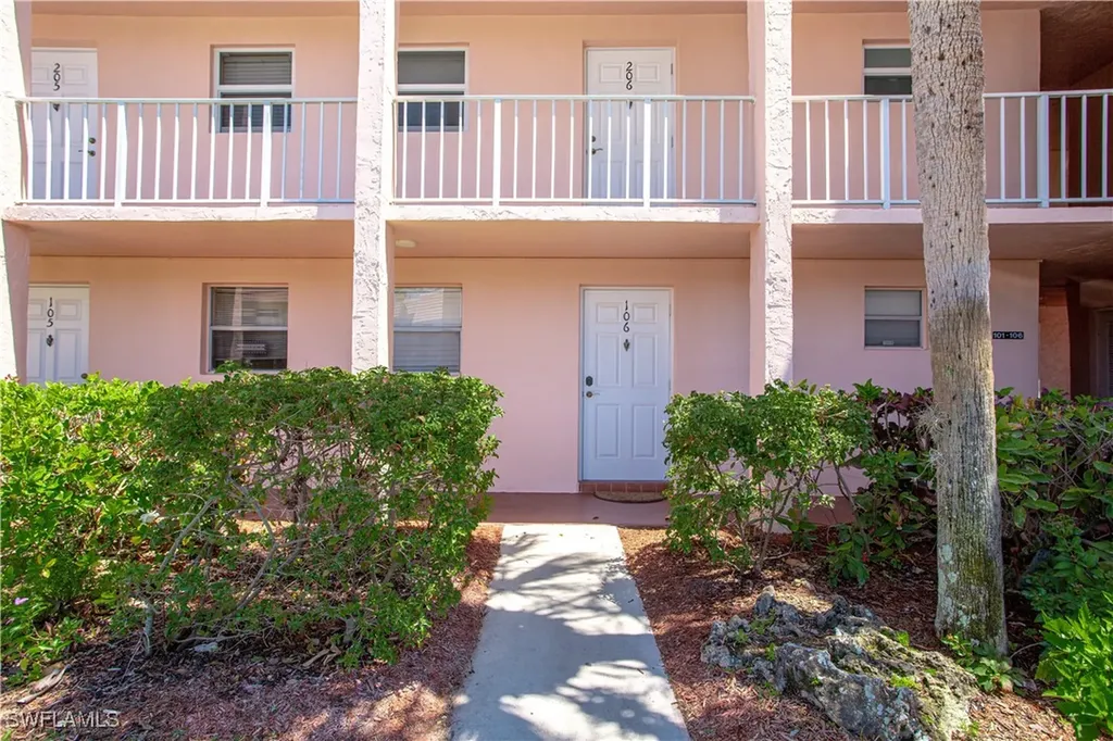 225 Turtle Lake Court Naples FL 34105