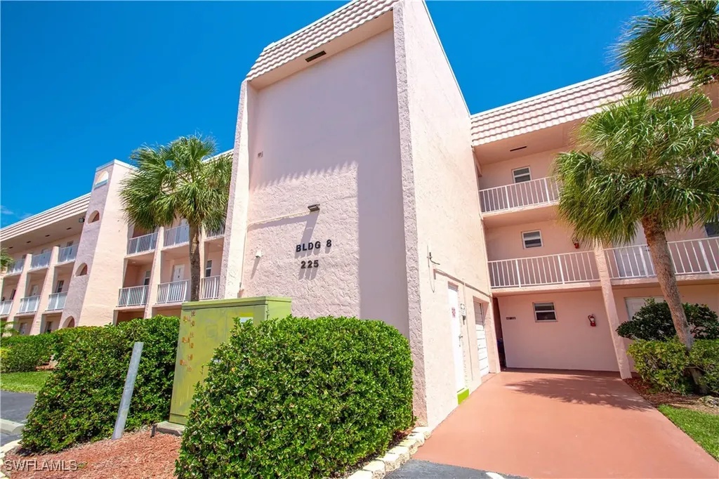 225 Turtle Lake Court Naples FL 34105