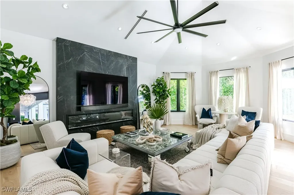 681 Katemore Lane Naples FL 34108