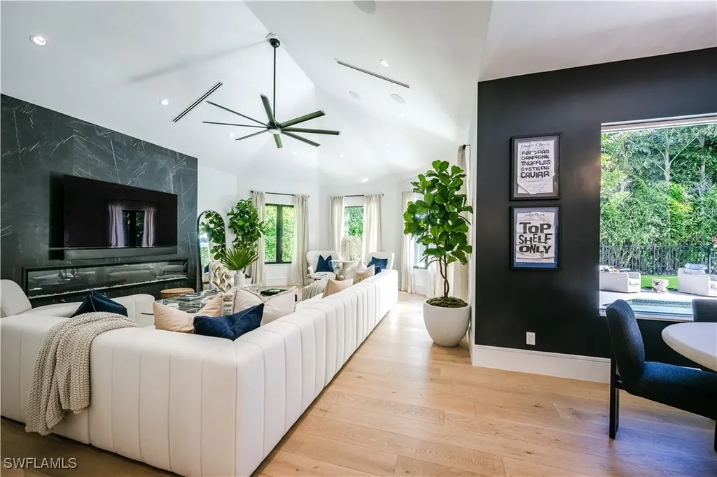 681 Katemore Lane Naples FL 34108