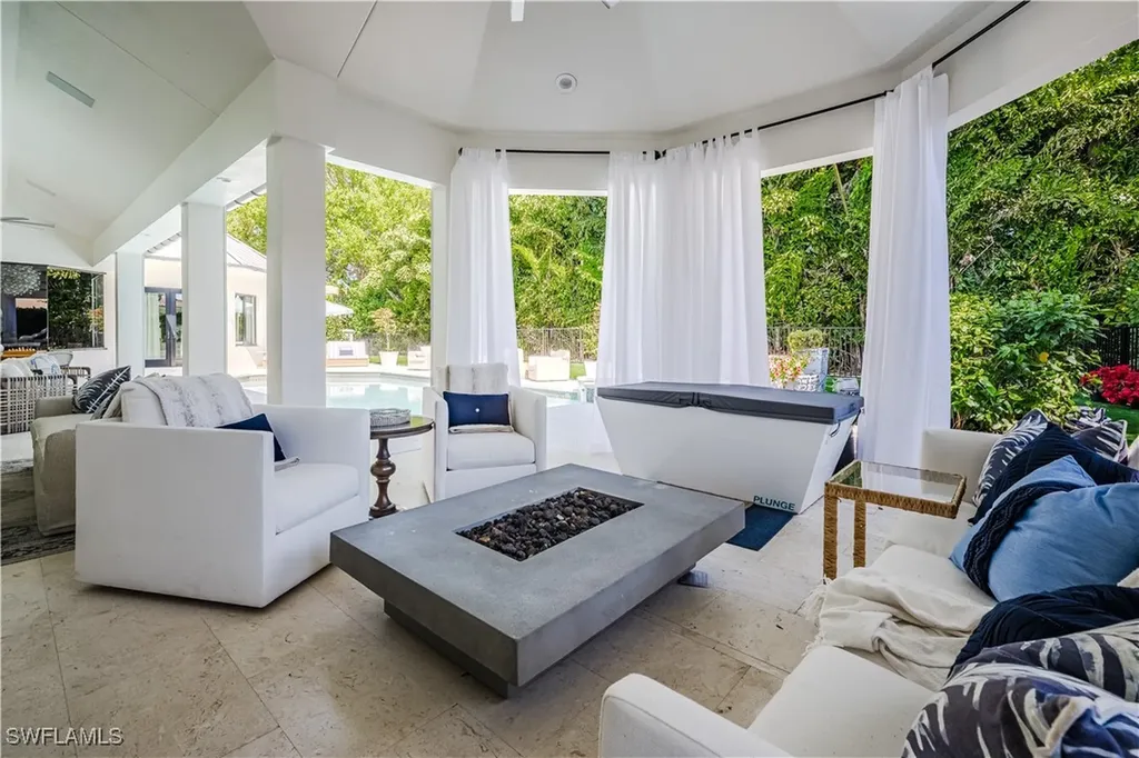 681 Katemore Lane Naples FL 34108