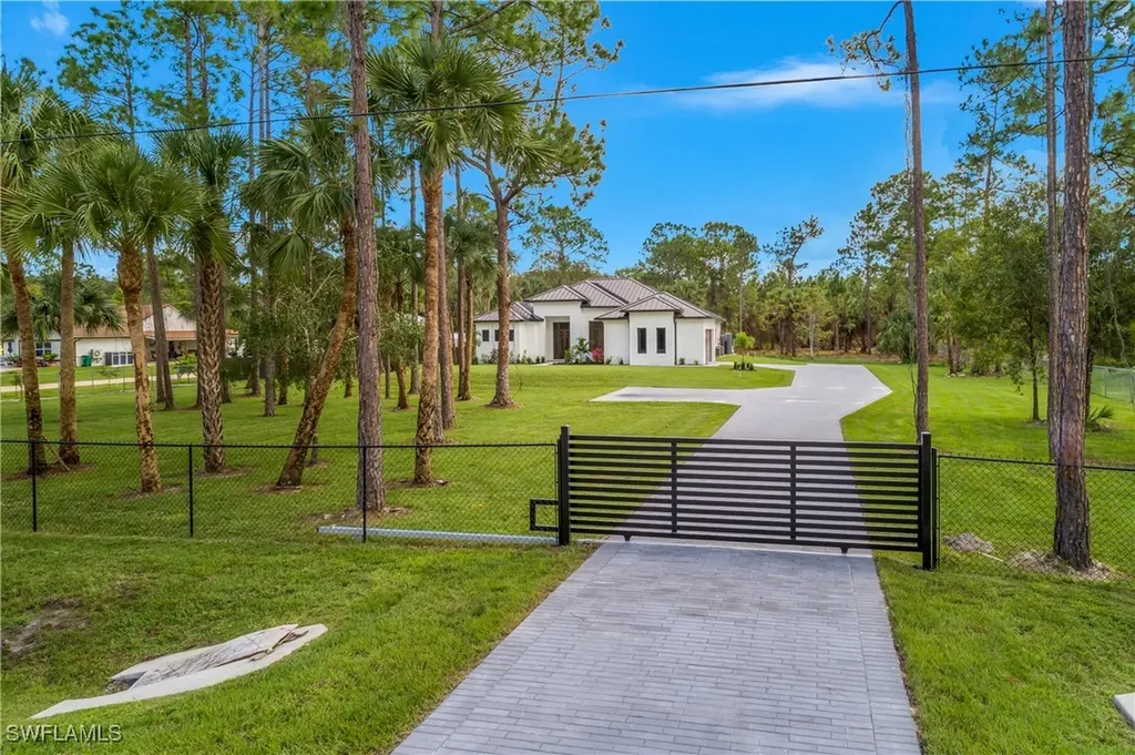 826 20th Street SE Naples FL 34117
