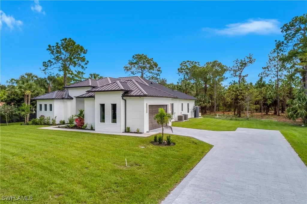 826 20th Street SE Naples FL 34117