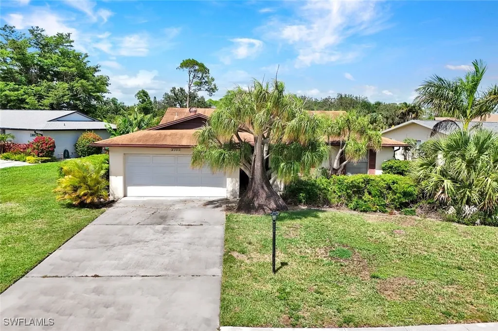 4305 Beechwood Lake Drive Naples FL 34112