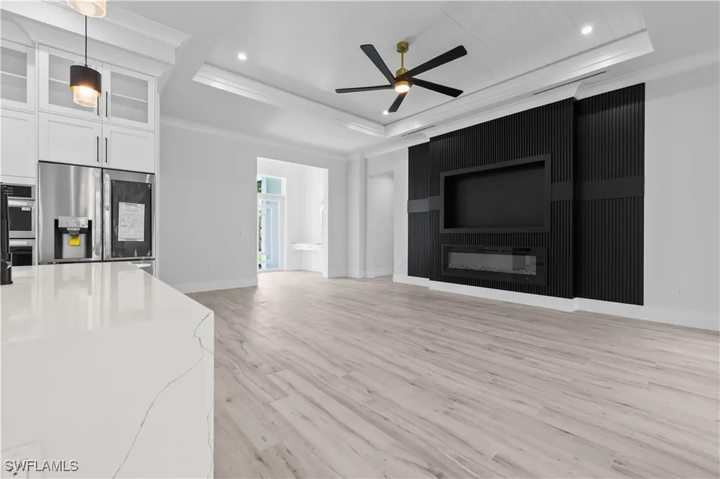 367 10th Street NE Naples FL 34120