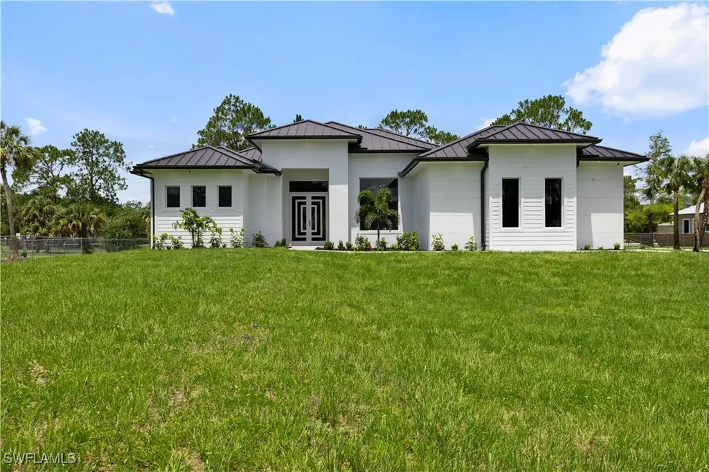 367 10th Street NE Naples FL 34120