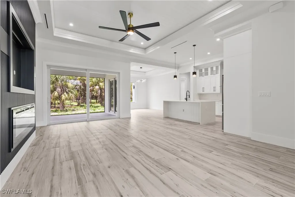 367 10th Street NE Naples FL 34120