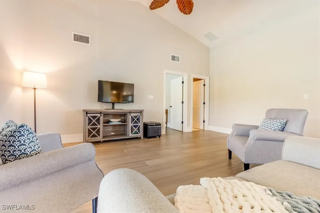 2209 Regal Way Naples FL 34110