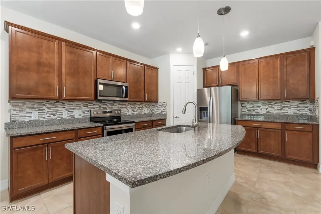 3322 Hampton Boulevard Alva FL 33920