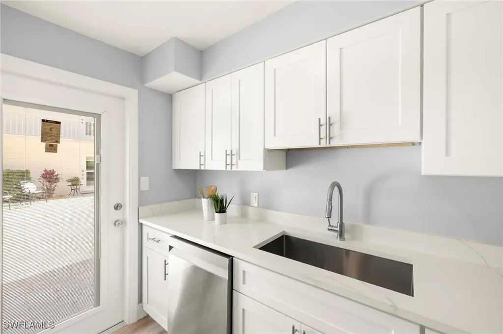 548 Broad Avenue S Naples FL 34102