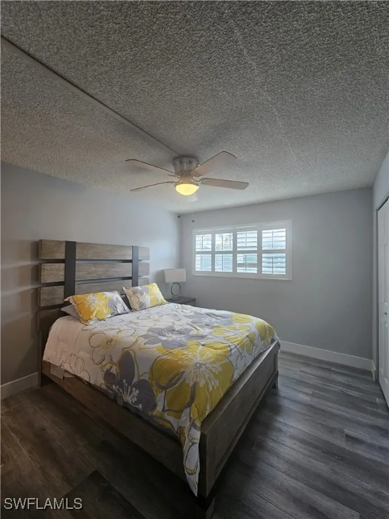 548 Broad Avenue S Naples FL 34102