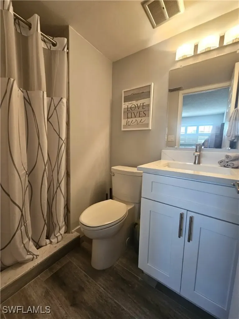 548 Broad Avenue S Naples FL 34102