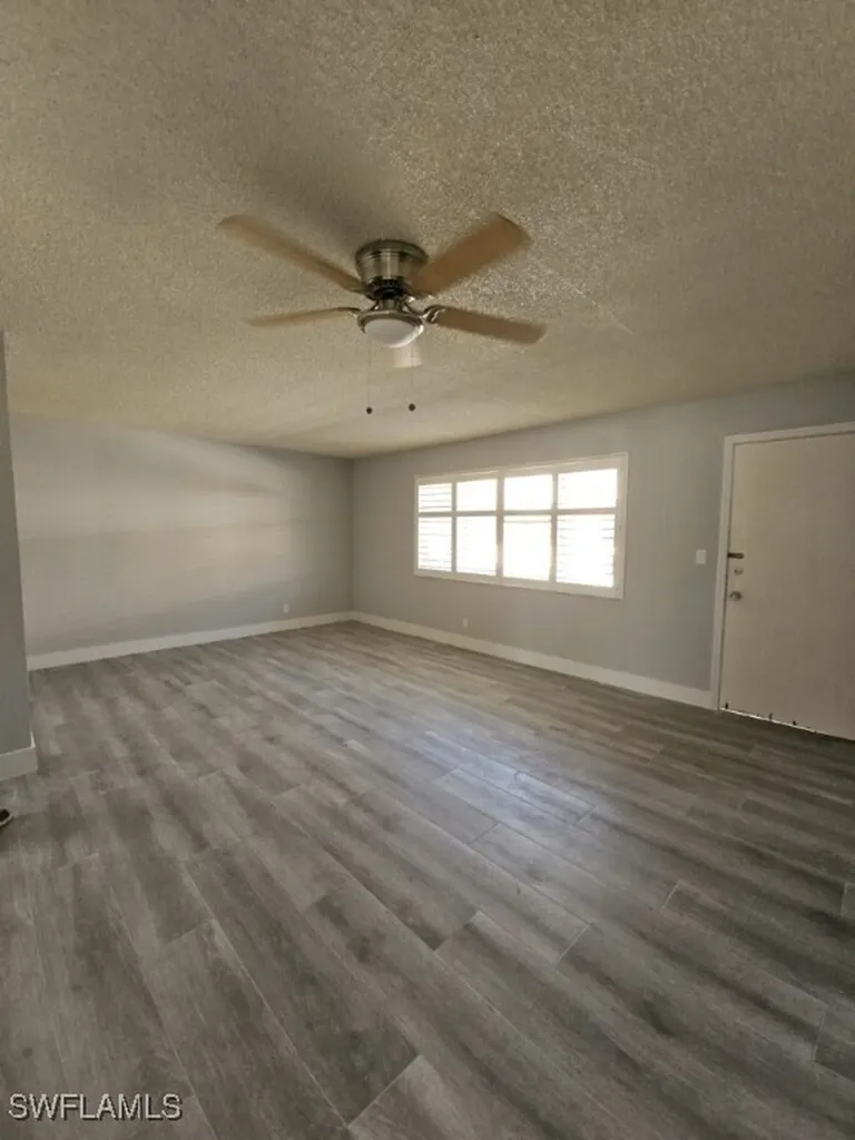 548 Broad Avenue S Naples FL 34102