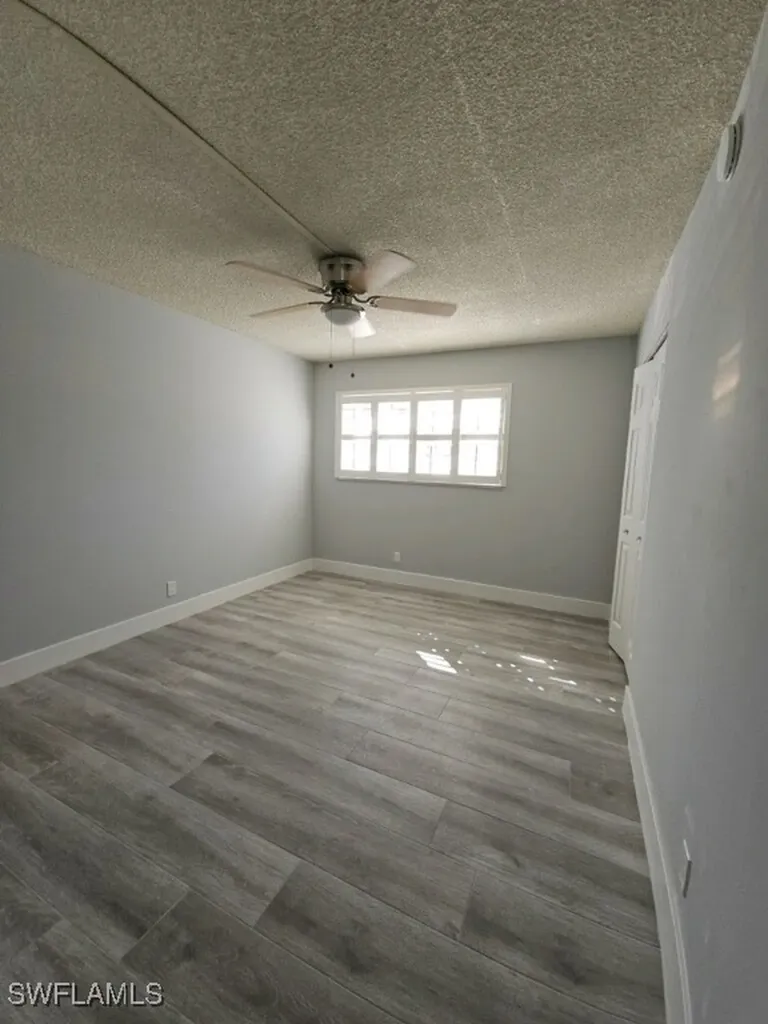 548 Broad Avenue S Naples FL 34102