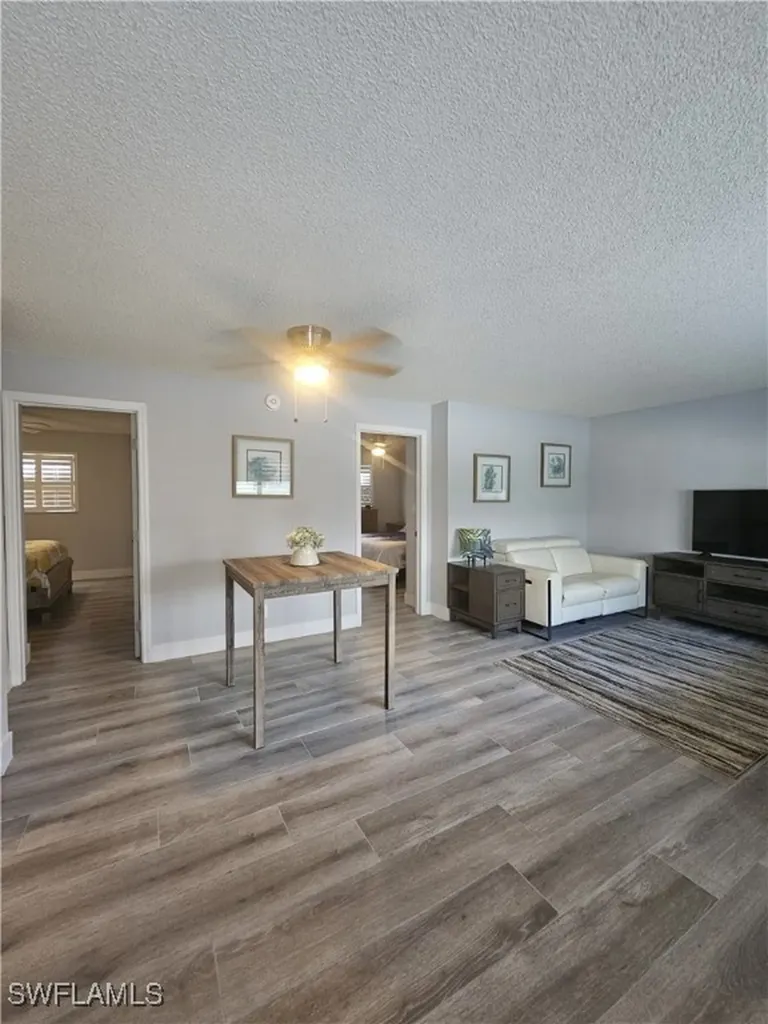 548 Broad Avenue S Naples FL 34102