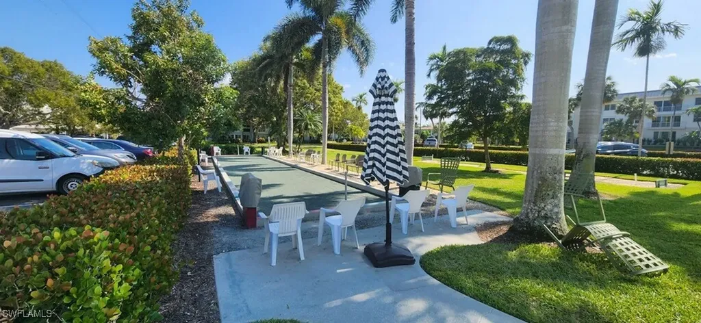 548 Broad Avenue S Naples FL 34102