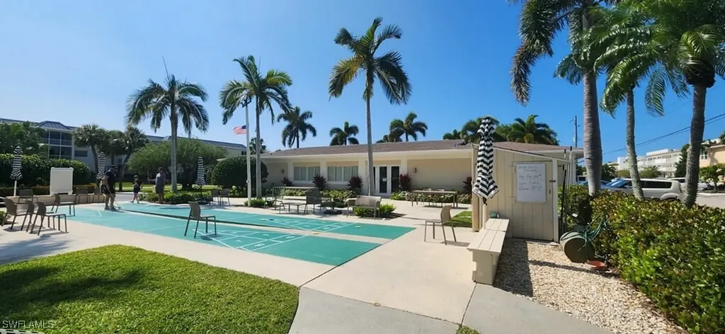 548 Broad Avenue S Naples FL 34102