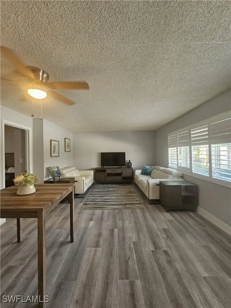 548 Broad Avenue S Naples FL 34102